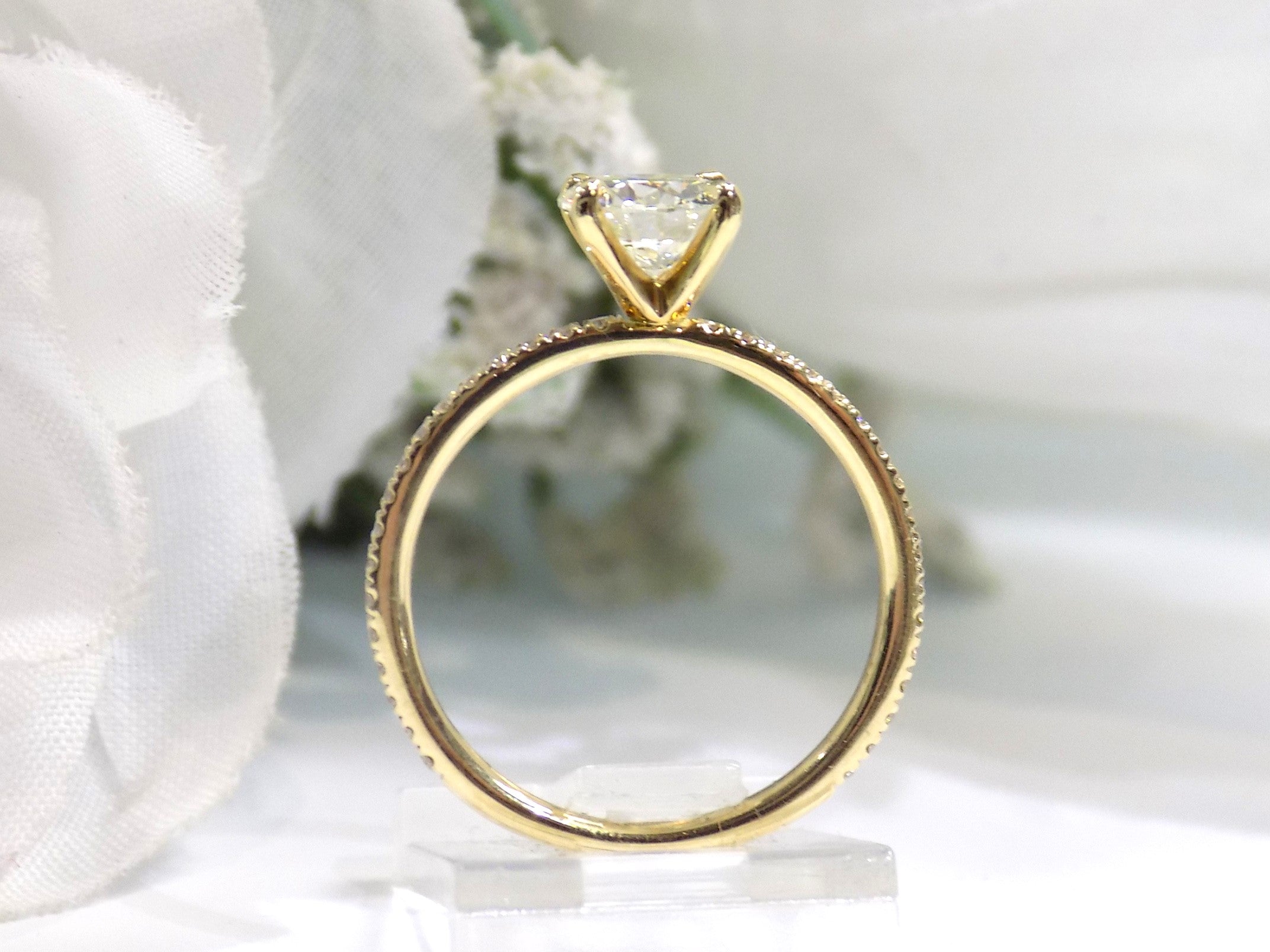 Woman's 1.25ct TW Natural Round Brilliant Diamond Engagement Ring with a 1.02ct Round Center in 14K Yellow Gold