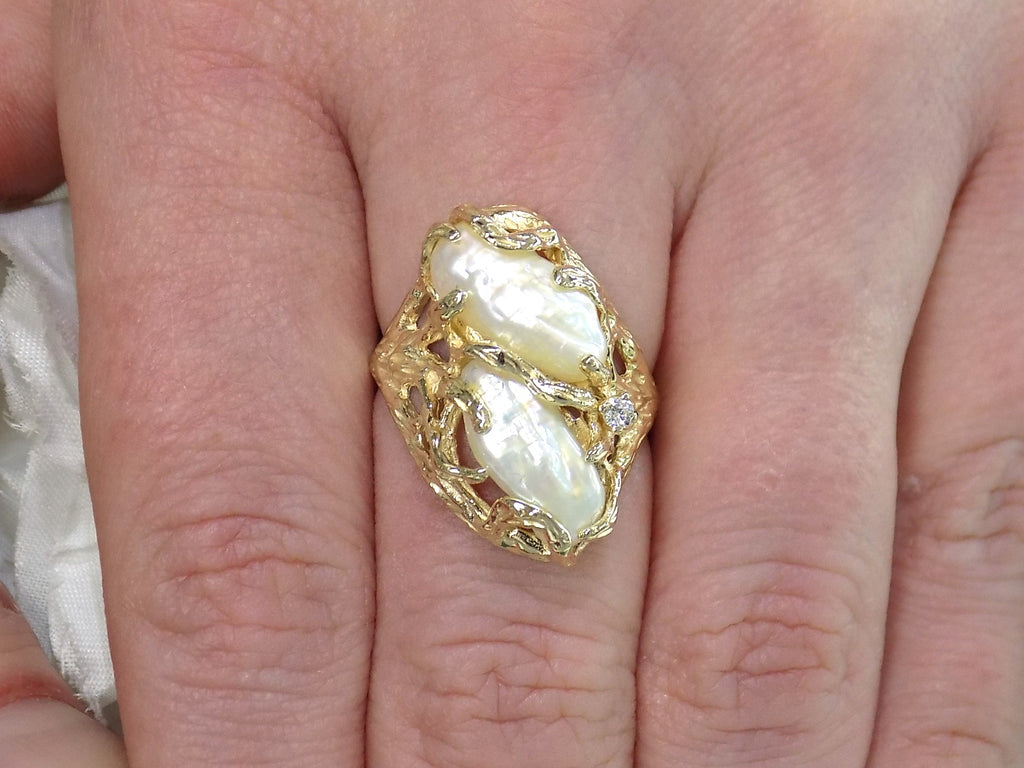 VINTAGE Women's Freshwater Pearl & Natural Diamond Ring in Solid 14K Yellow Gold