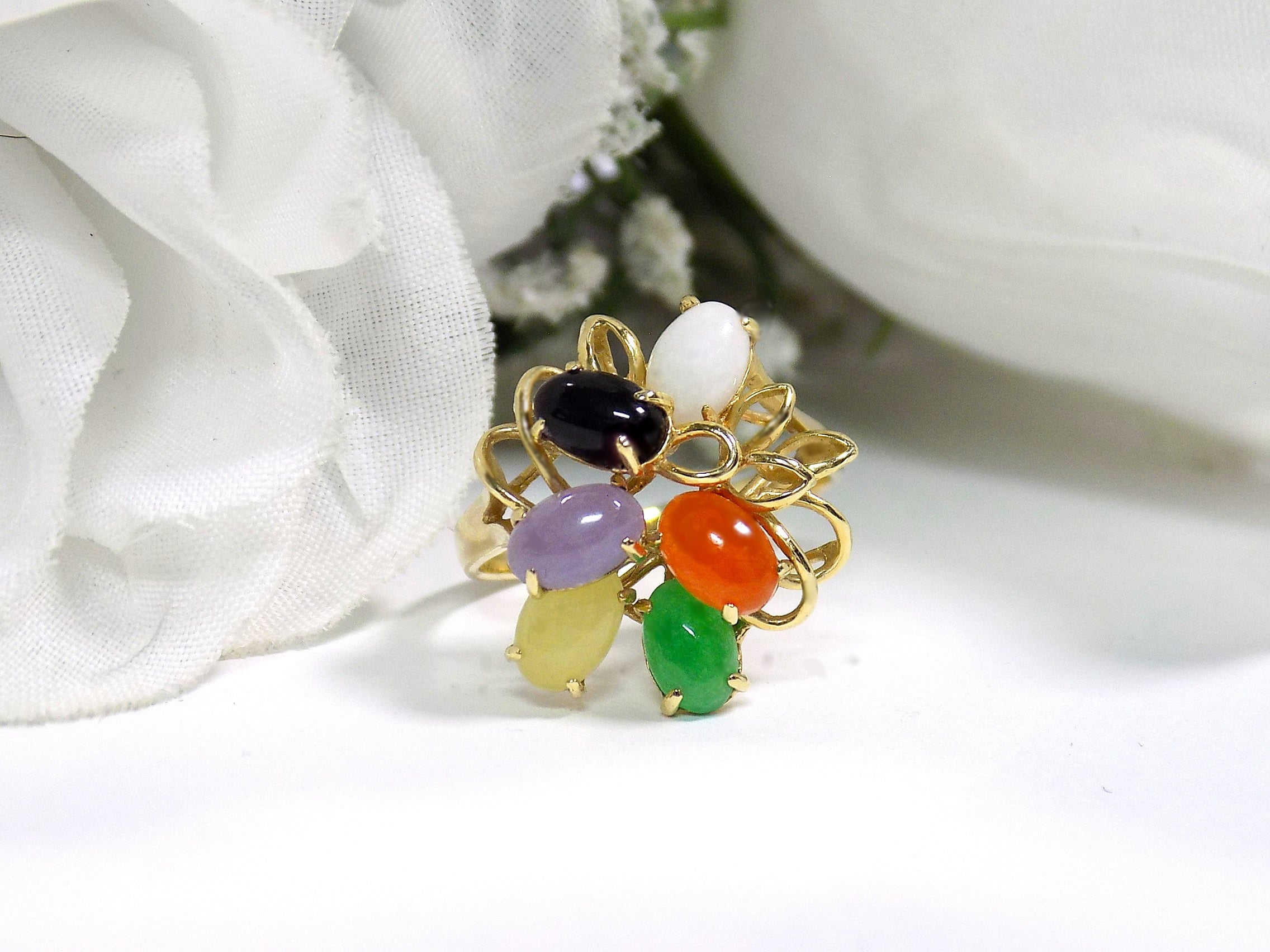 ESTATE Women's Multi-Color Jade/Onyx Gemstone Ring in Solid 14K Yellow Gold - Like NEW