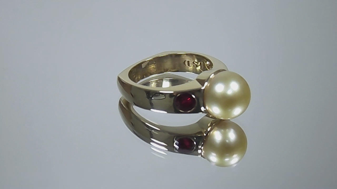 Custom Vintage Pearl & Ruby Ring in 18K Yellow Gold - 9mm Pearl with .50ct in Nice Genuine Rubies - Like NEW!