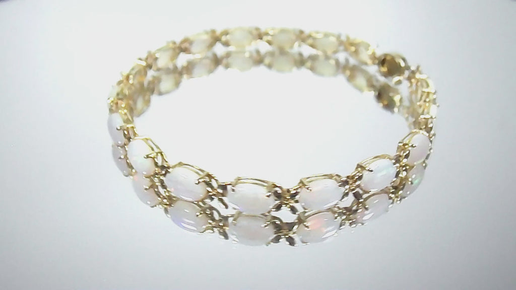 Estate 8ct Natural Oval Shape Opal Bracelet in Solid 14K Yellow Gold - 7" Long