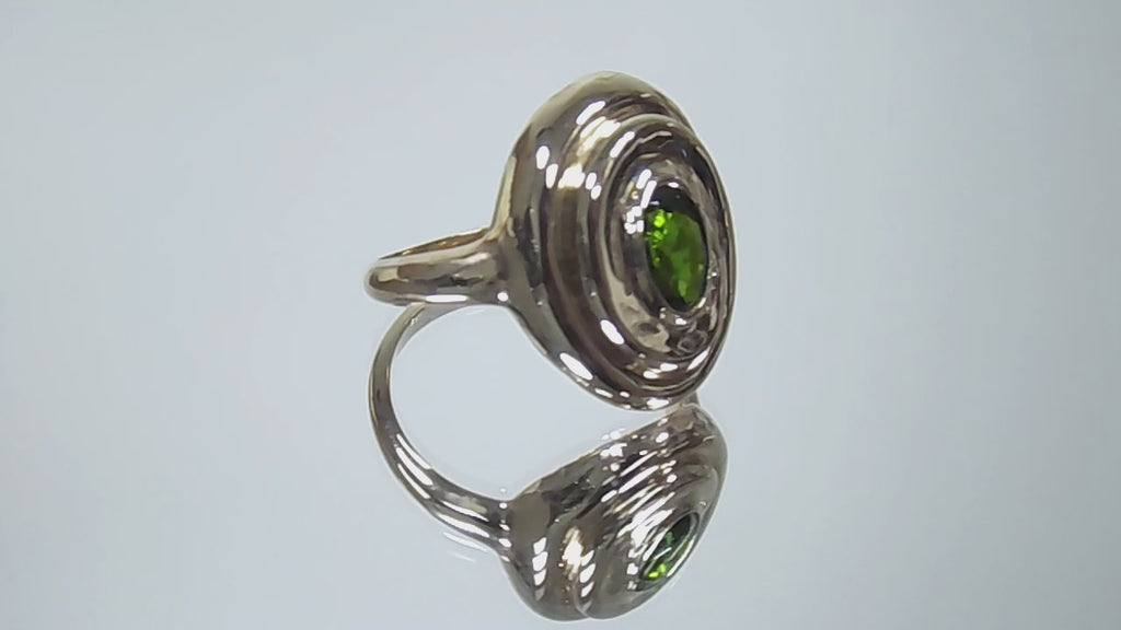 Custom Made Estate .90ct Natural Oval Shape Tsavorite (Green Garnet) Ring in 14K Yellow Gold - Near New Condition